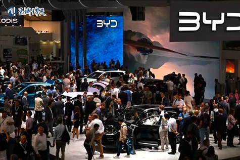 中國新能源汽車亮相德國車展，引發(fā)圍觀