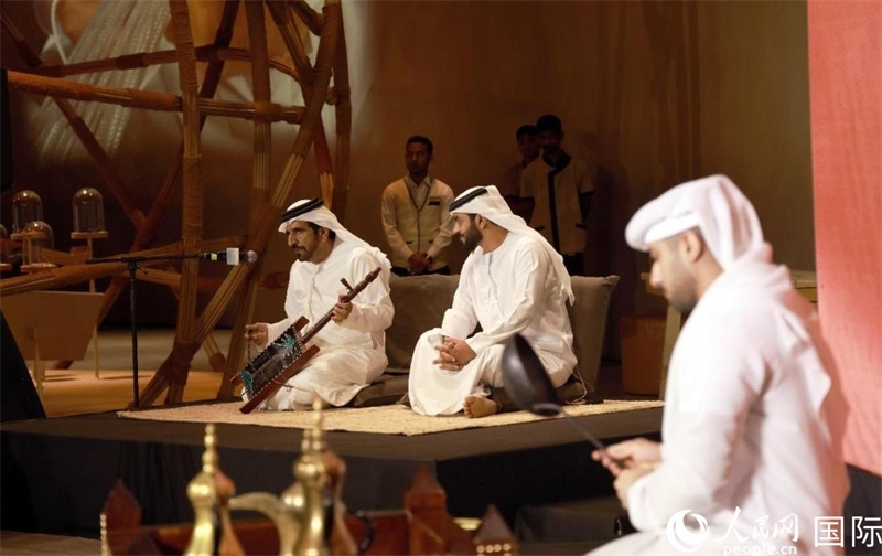 阿拉伯咖啡演示和當(dāng)?shù)匚幕硌?。人民網(wǎng)記者 管克江攝