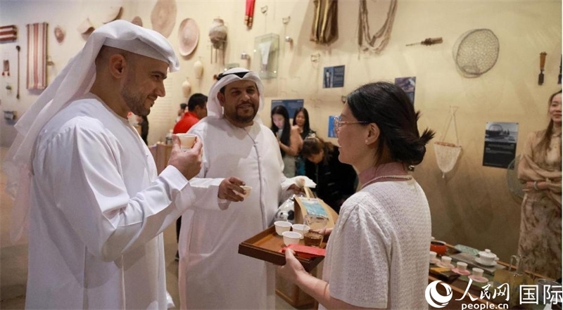 品茶交流。人民網(wǎng)記者 管克江攝