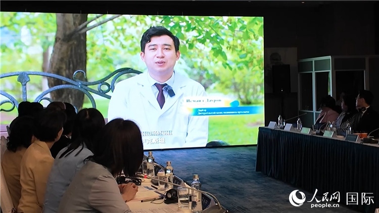 人民網(wǎng)《共贏》紀錄片發(fā)布儀式在阿斯塔納舉行。人民網(wǎng)記者盛楚宜 攝