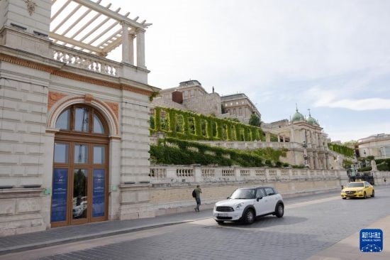 這是7月1日在匈牙利布達(dá)佩斯拍攝的匈牙利作為歐盟輪值主席國舉辦系列活動的場地外景。新華社發(fā)（弗爾季·奧蒂洛攝）