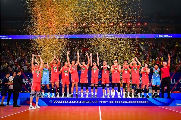中國(guó)隊(duì)奪得2024年國(guó)際排聯(lián)男排挑戰(zhàn)者杯冠軍。圖片來(lái)源：國(guó)際排聯(lián)