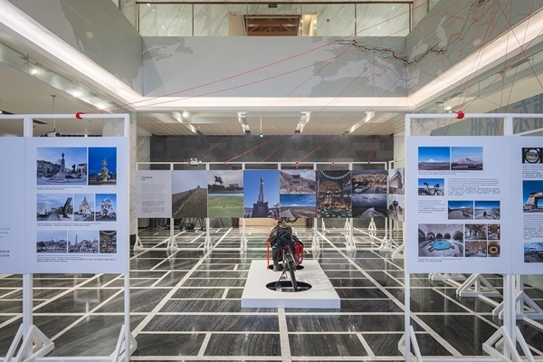 “東游記”展覽。校方供圖