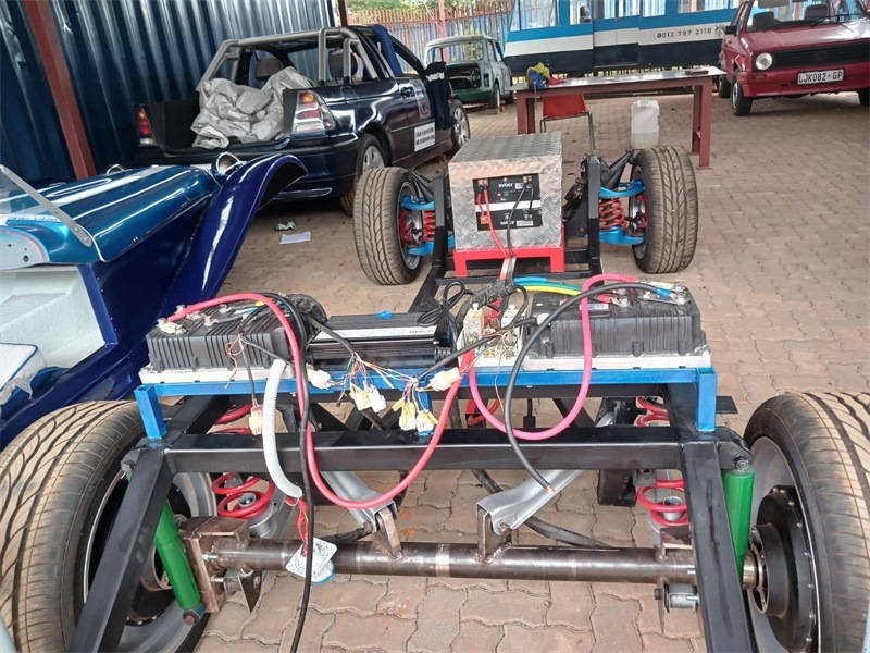 “老爺車”的跟上電動潮流。索尚古夫技術(shù)高中供圖