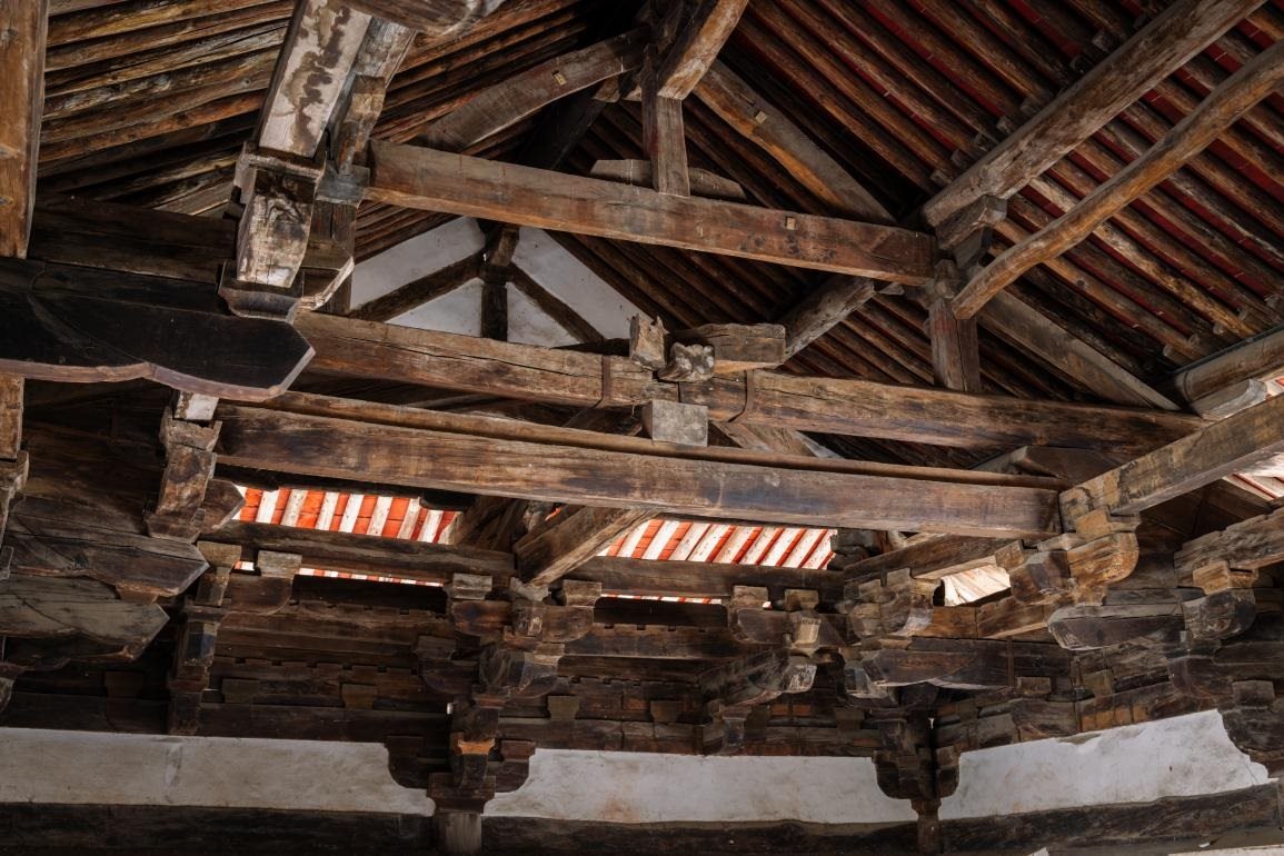 崇明寺特殊的木質(zhì)“斷梁”結(jié)構(gòu)。蘇唐詩攝