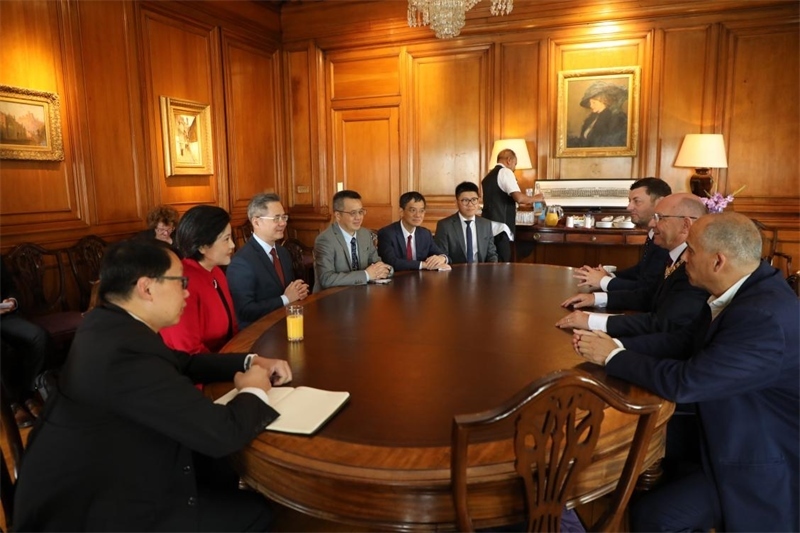 愛丁堡市政廳會(huì)見現(xiàn)場(chǎng)。中國駐英國使館供圖