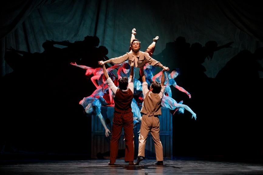 舞劇《熱血當(dāng)歌》演出現(xiàn)場(chǎng)。主辦方供圖