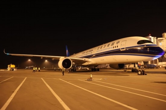 2024年4月24日晚，南航沈陽-法蘭克福CZ8021首航航班在沈陽桃仙國際機場準備起飛。這是國內(nèi)航司在東北地區(qū)開通的首條直飛德國定期航線。