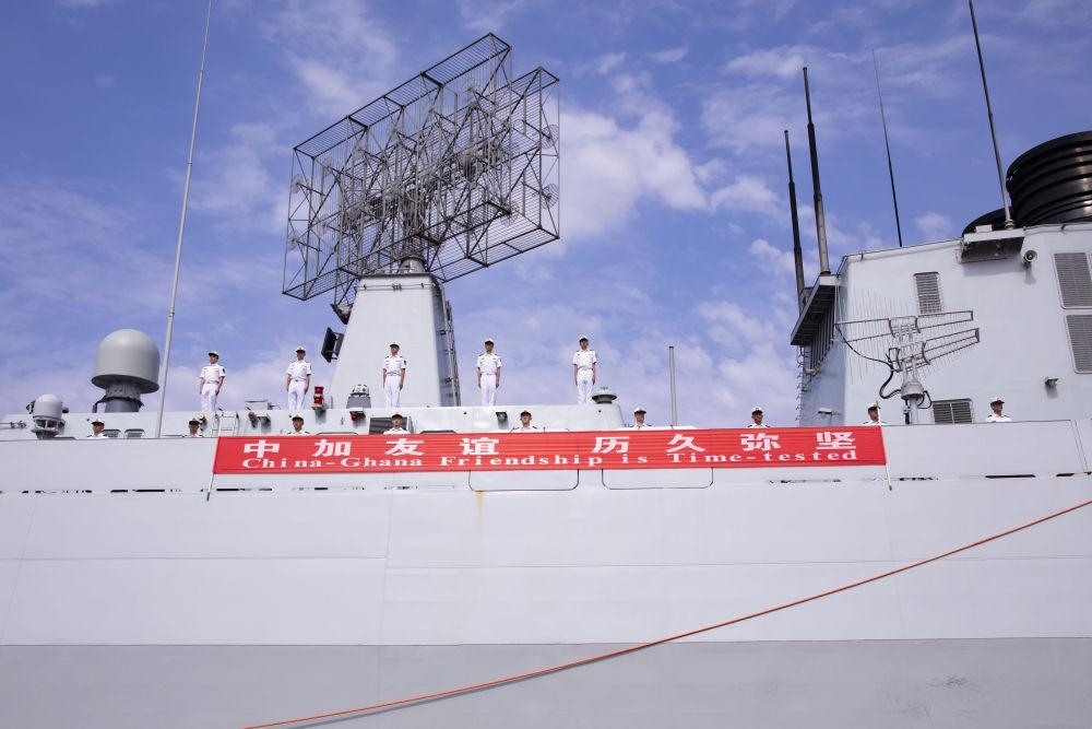 2023年6月27日，中國(guó)海軍第43批護(hù)航編隊(duì)抵達(dá)加納特馬港碼頭，開(kāi)始對(duì)加納進(jìn)行為期4天的友好訪問(wèn)。
