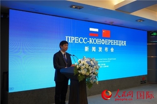 中共吉安市委宣傳部部長李瑞峰在《新中國》新聞發(fā)布會上致辭。人民網(wǎng) 褚夢琦攝