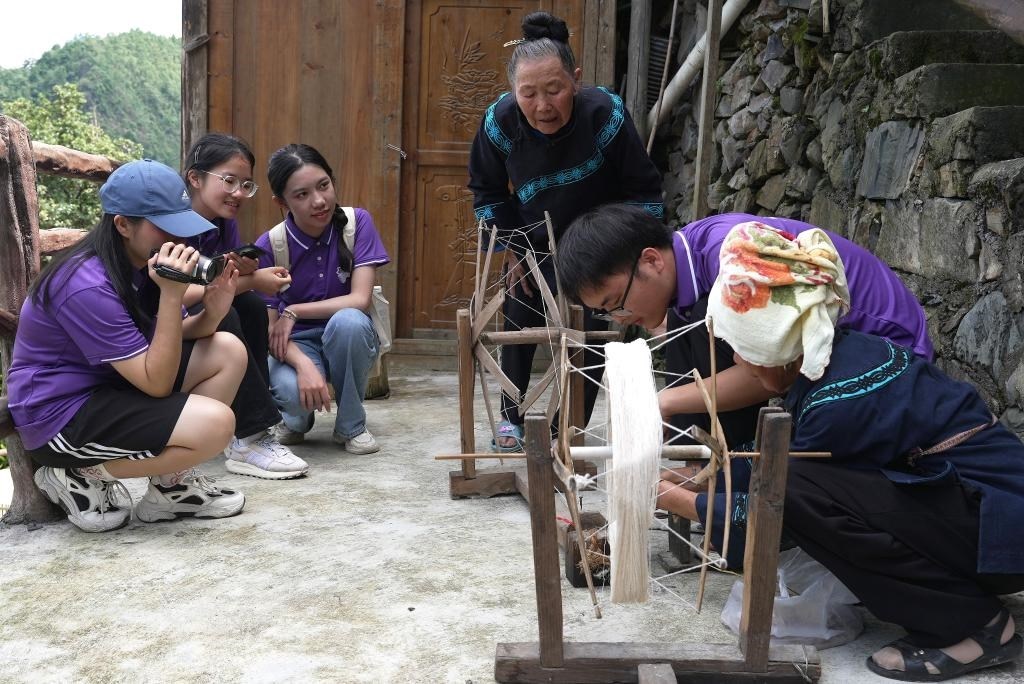 南開大學師生在貴州省雷山縣南猛村了解鄉(xiāng)村振興成就。（受訪者供圖）