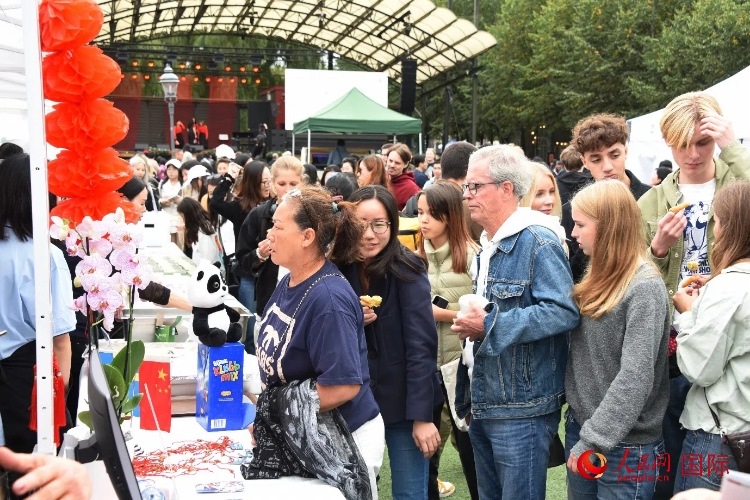 斯德哥爾摩中秋游園會(huì)。人民網(wǎng)記者 殷淼