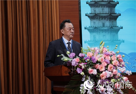 北京語言大學黨委書記倪海東在“走進中華文明——海絲印記 世遺泉州”主題人文交流活動中致辭。人民網 王婧攝