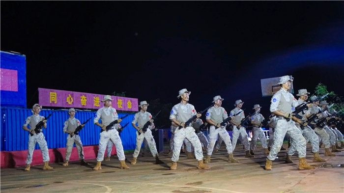 刺殺操展示氣勢沖天。孫千攝