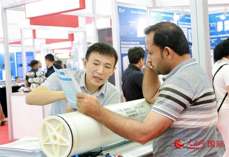 中企產(chǎn)品介紹。人民網(wǎng)記者管克江攝