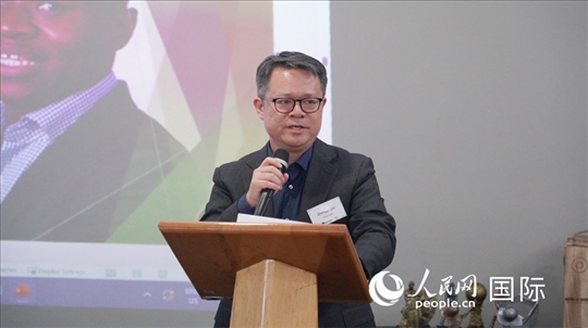 中國駐南非使館經(jīng)商處參贊邱忠義發(fā)言。 人民網(wǎng) 張茜攝