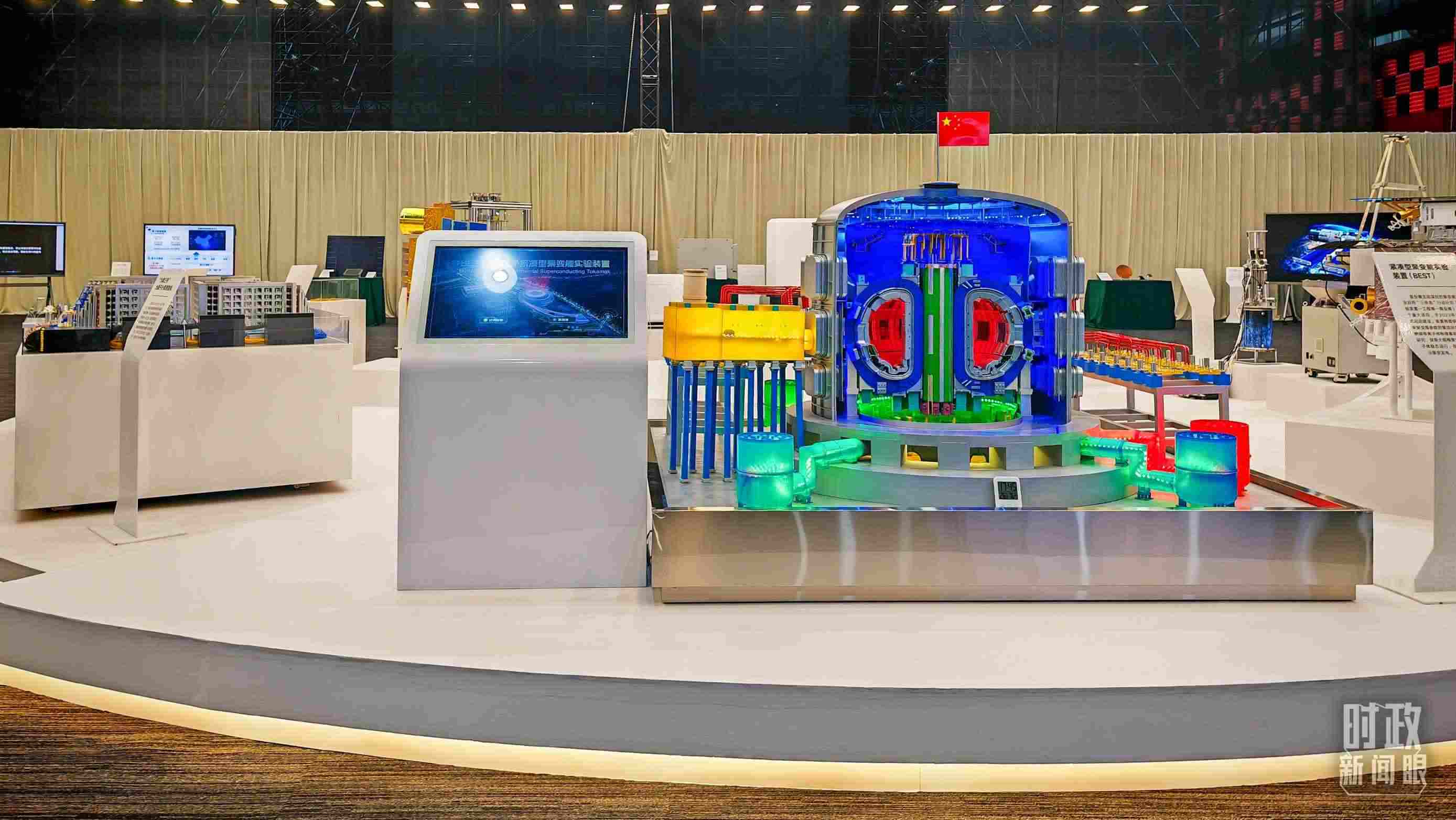 △安徽省重大科技創(chuàng)新成果集中展示的展品。（總臺(tái)央視記者周倜拍攝）