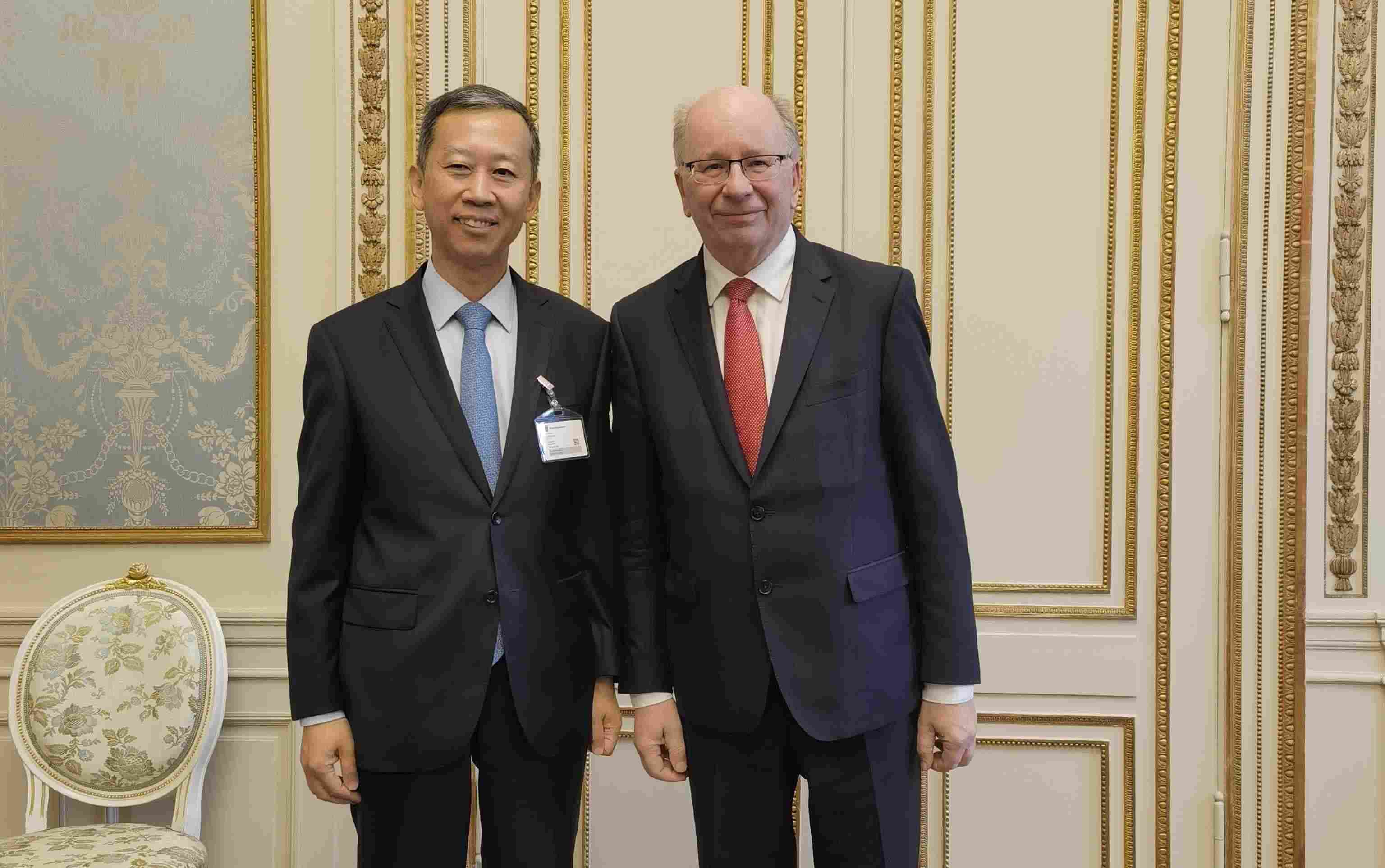 中國駐瑞典大使崔愛民會見瑞典外交國務秘書哈特留斯。 中國駐瑞典大使館供圖