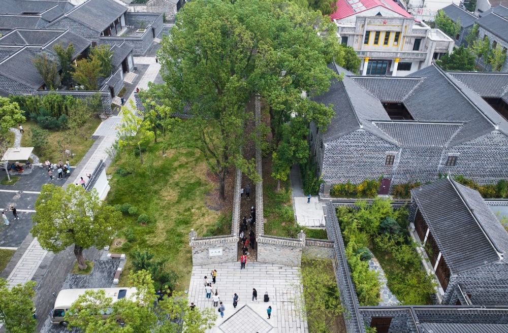 ↑位于安徽省桐城市的六尺巷。