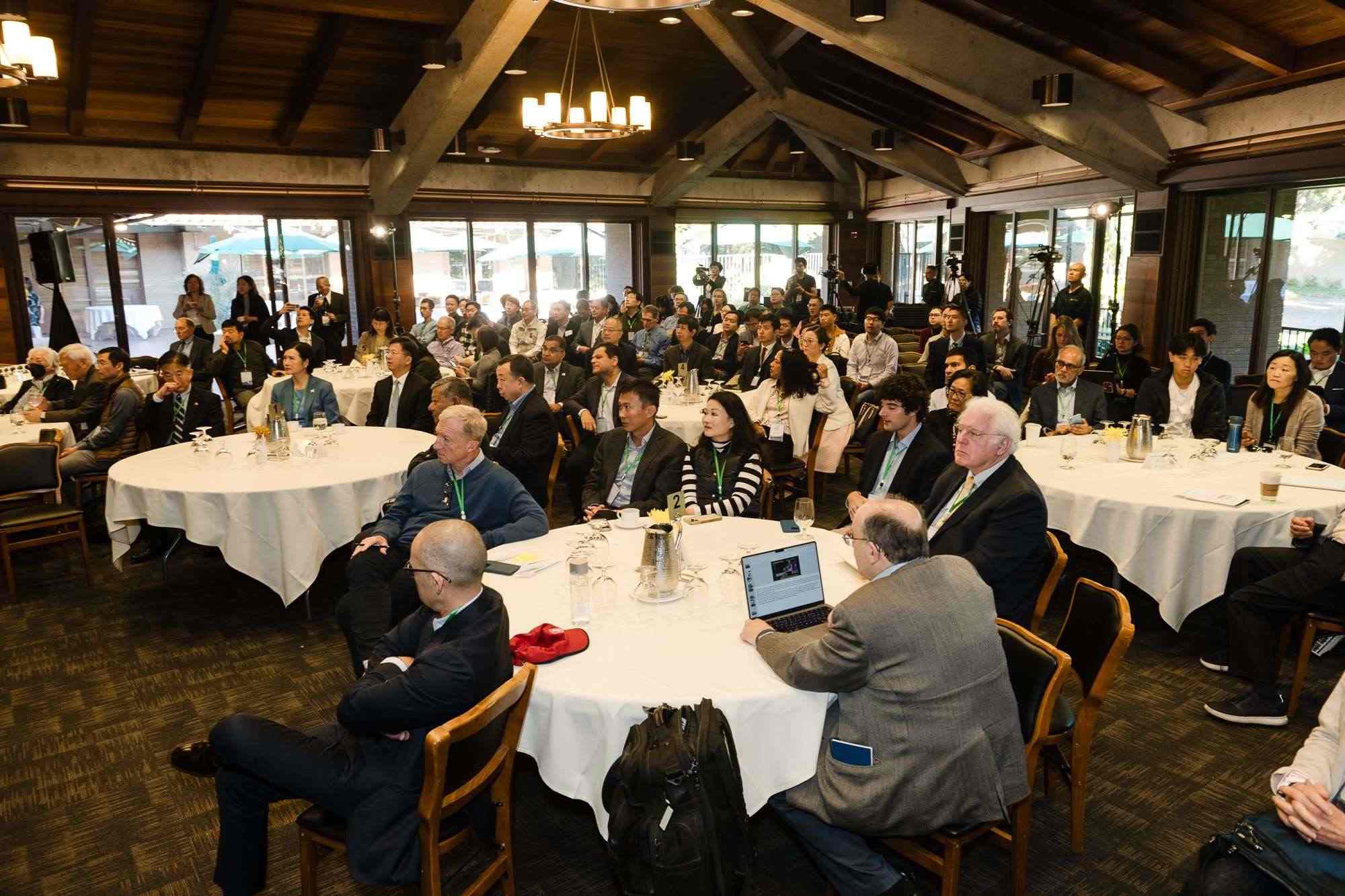 峰會(huì)現(xiàn)場(chǎng)。馮超攝