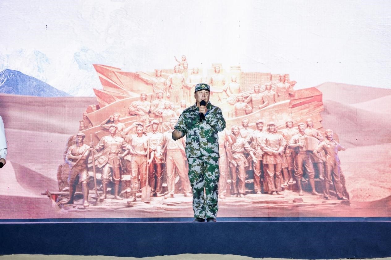 馬軍武在“何以中國·五星出東方”網(wǎng)絡主題宣傳活動現(xiàn)場演講。人民視頻供圖