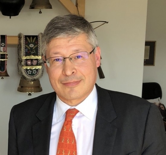 瑞士日內(nèi)瓦伯爾尼大區(qū)經(jīng)濟(jì)發(fā)展署前署長、經(jīng)濟(jì)學(xué)家 菲利普·莫尼耶