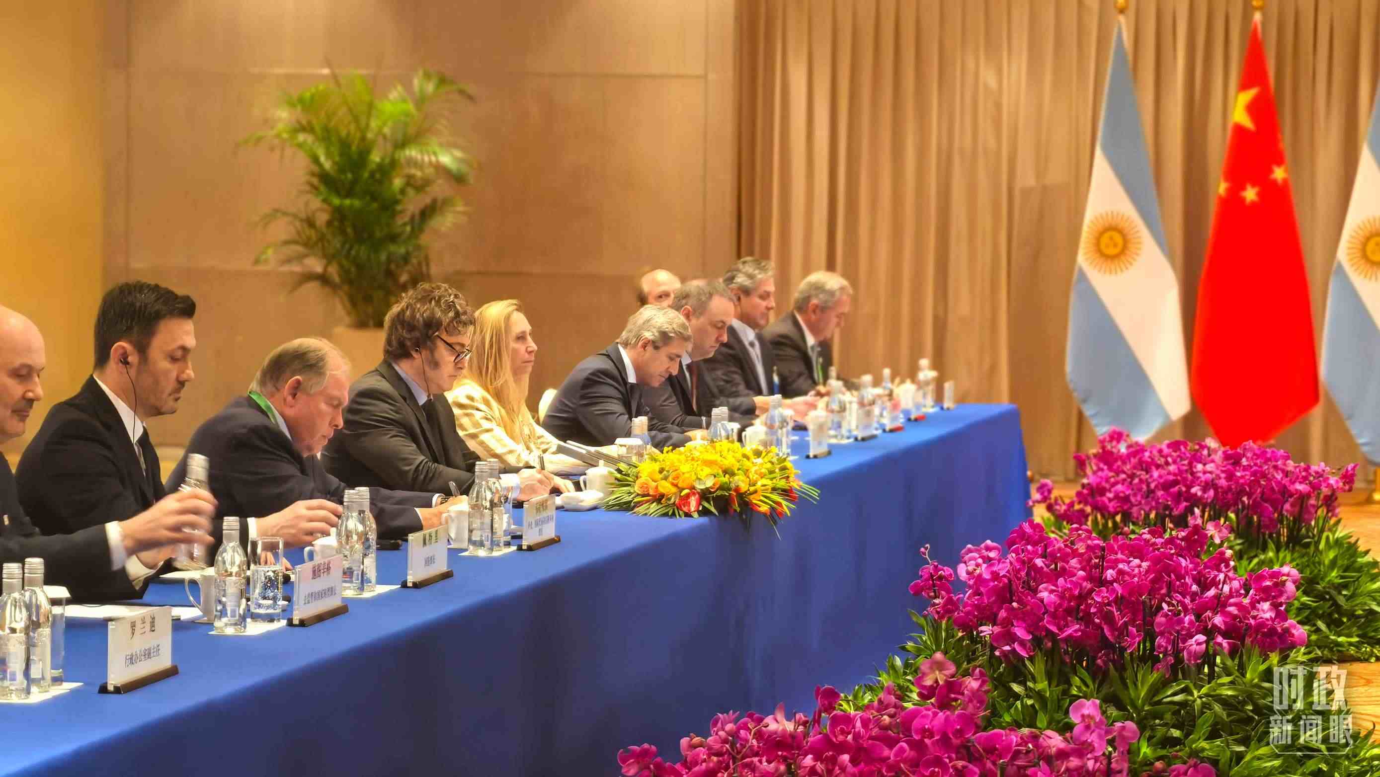 習(xí)主席會(huì)見(jiàn)阿根廷總統(tǒng)米萊現(xiàn)場(chǎng)。（總臺(tái)央廣記者潘毅拍攝）