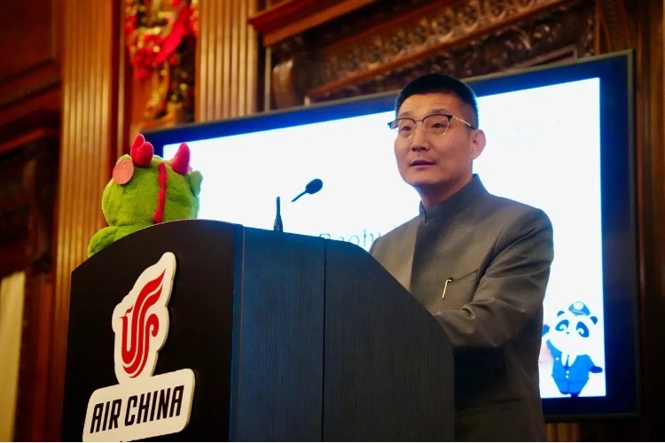 國航倫敦營業(yè)部總經(jīng)理夏寶輝致辭。吳若鳴攝