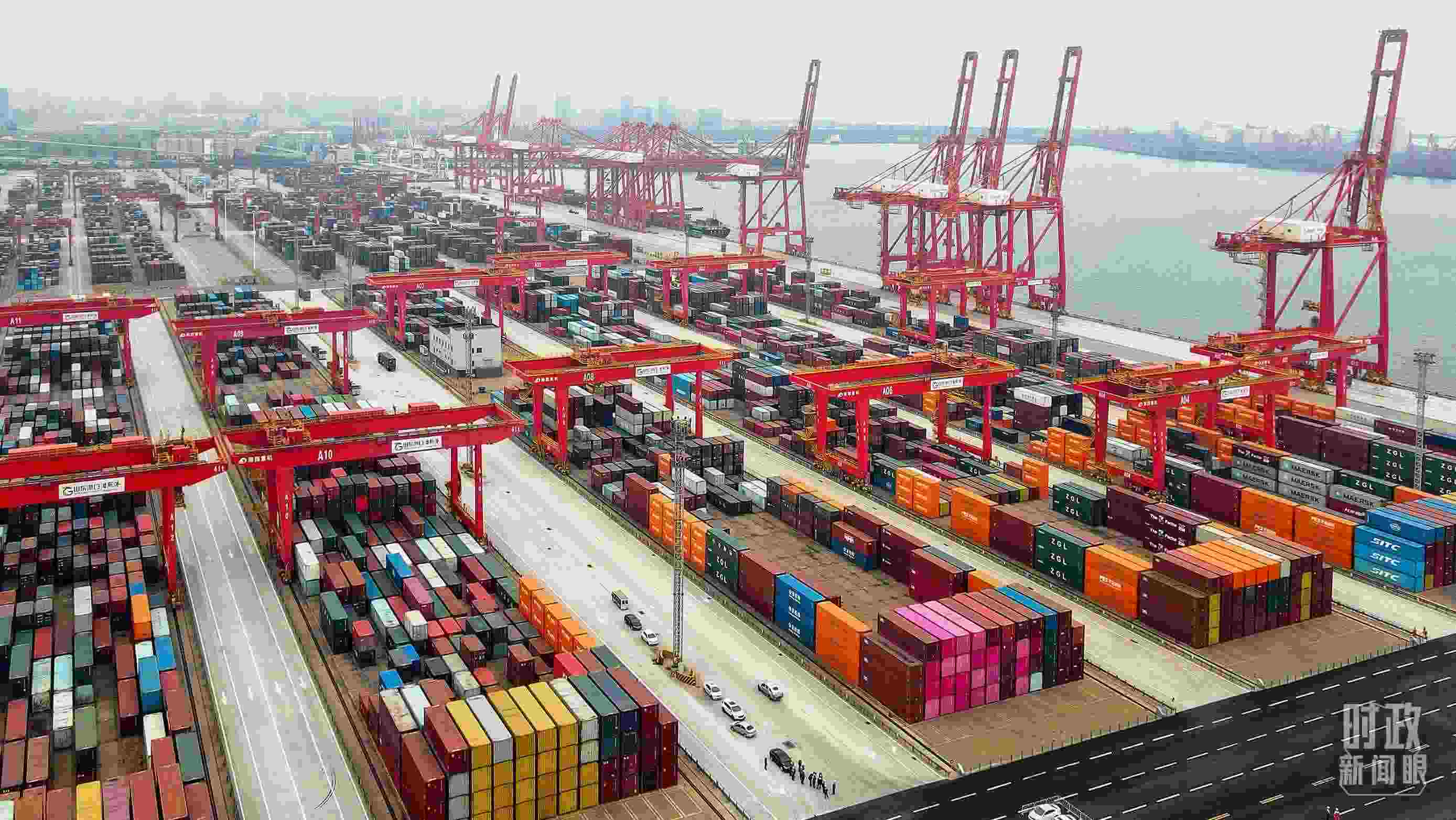 △山東日照港。（總臺(tái)央視記者劉琦拍攝）