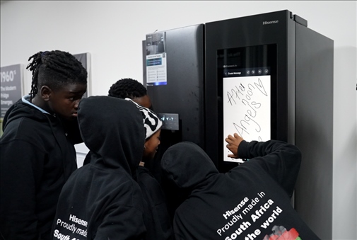 海信智能冰箱吸引南非人。海信南非公司供圖