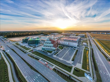 這是當(dāng)?shù)貢r間2021年10月19日在白俄羅斯首都明斯克郊區(qū)拍攝的中白工業(yè)園。