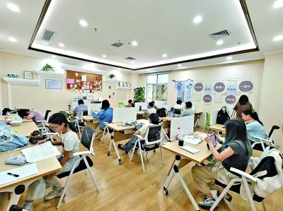 廣東深圳市龍崗區(qū)黨群服務中心開設的共享自習室一景。受訪者供圖