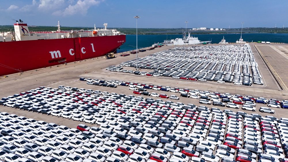 這是2024年3月28日拍攝的斯里蘭卡漢班托塔港（無人機(jī)照片）。新華社記者徐欽攝