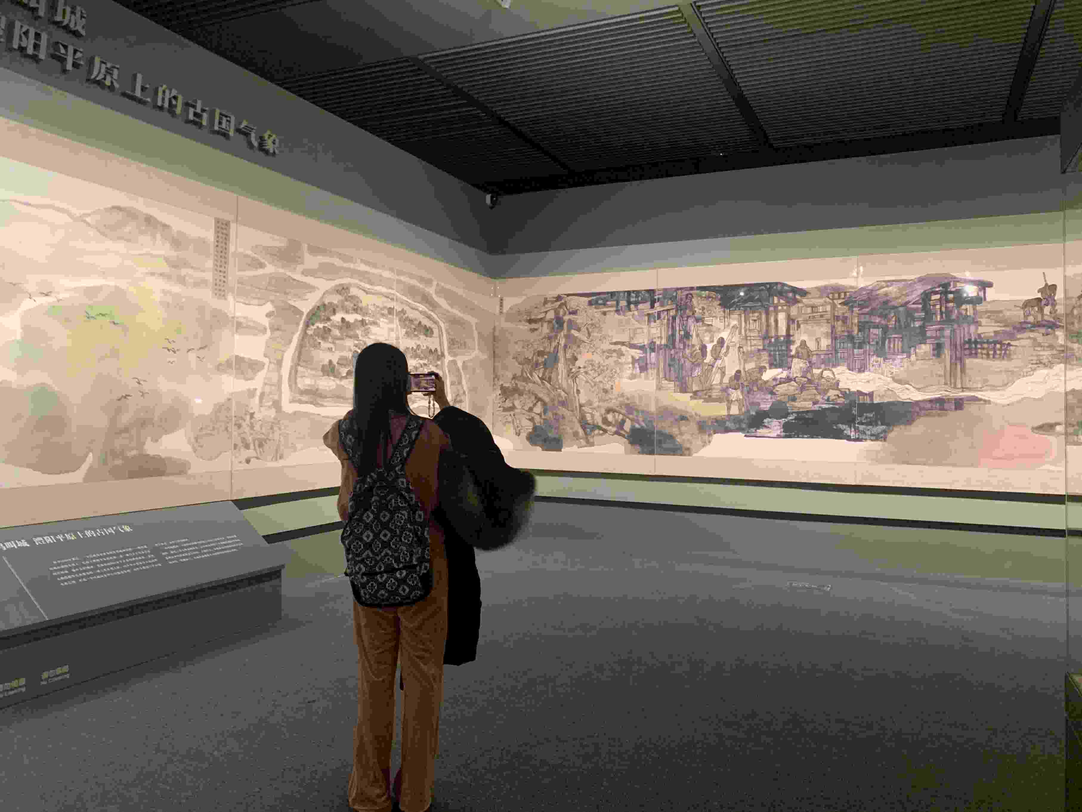 觀眾正在參觀展覽。國博供圖