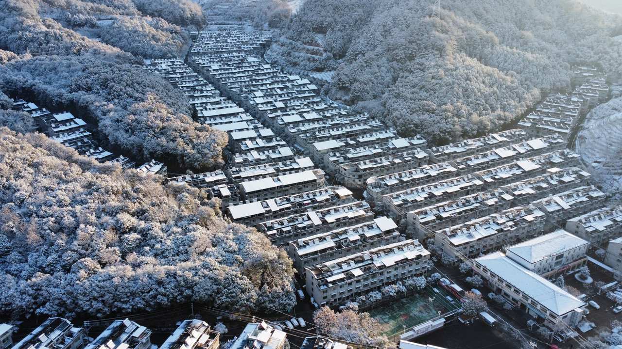 慶元縣濛洲街道同濟(jì)新村，雪后初霽。慶元縣融媒體中心 供圖