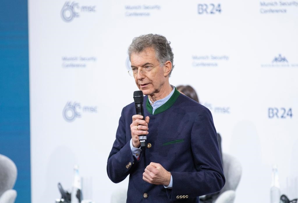 2024年2月18日，慕安會主席克里斯托夫·霍伊斯根在德國慕尼黑舉行的第60屆慕尼黑安全會議上發(fā)表閉幕致辭。新華社記者 張帆 攝