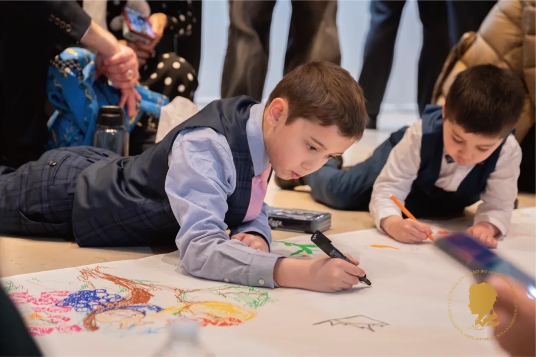 圖5：第三屆國際藝術(shù)聯(lián)創(chuàng)聯(lián)展盛大開幕。法中交流促進會供圖