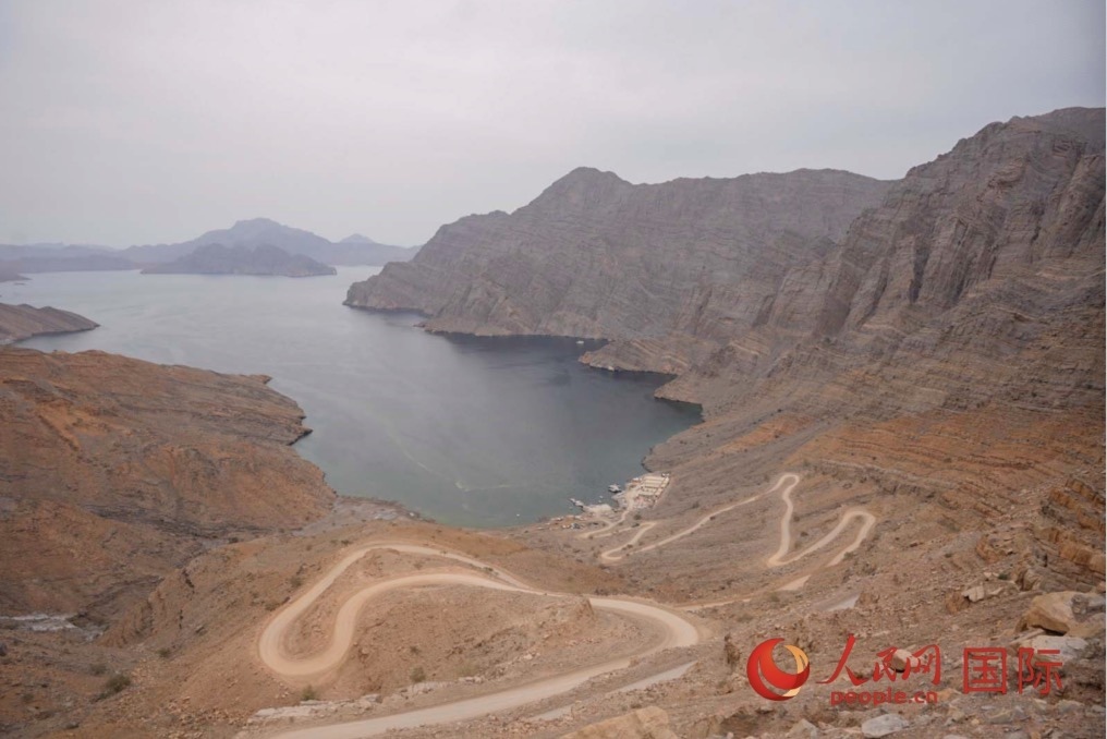 圖為阿曼北部穆桑代姆峽灣。人民網(wǎng) 塔里克·易卜拉欣攝