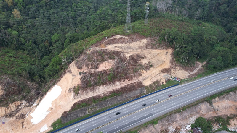 圖為施工現(xiàn)場(chǎng)。 鄧騰亮攝