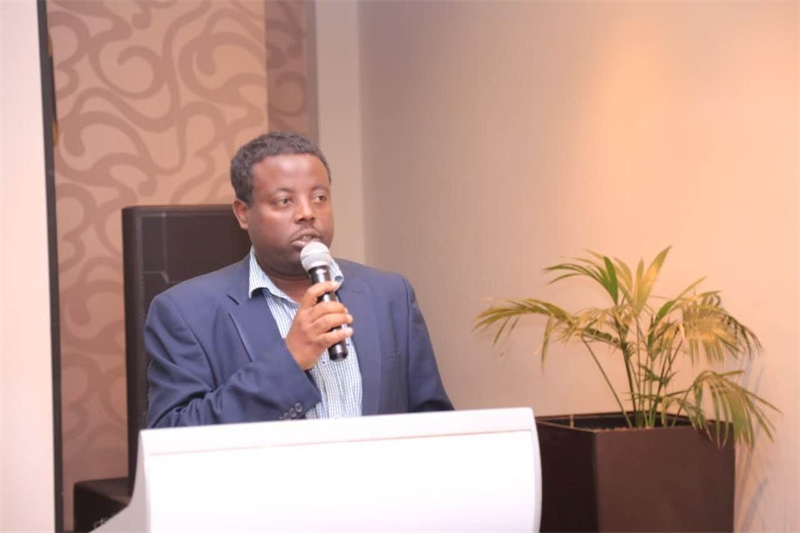 圖為埃塞俄比亞亞的斯亞貝巴大學(xué)政策研究員巴盧·德米西。受訪者供圖