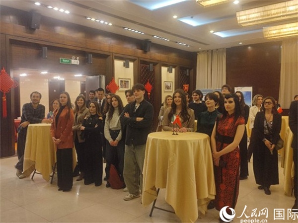 來(lái)自意大利多所高校的師生代表參加了此次活動(dòng)。人民網(wǎng)記者鄭彬攝