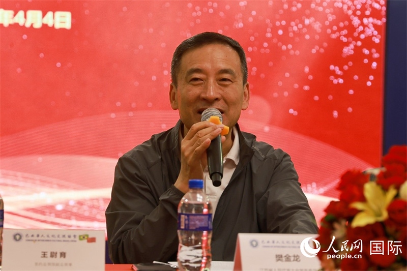 江蘇省人大常務委員會常務副主任樊金龍在座談會上致辭。人民網記者 陳海琪攝