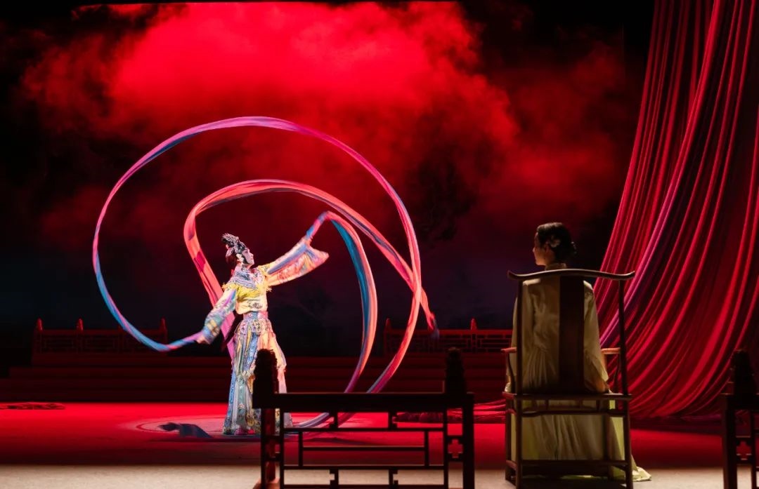 演出現(xiàn)場(chǎng)。北京人藝供圖