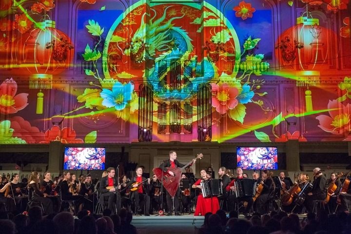 2025年2月6日，俄羅斯音樂家在圣彼得堡舉行的中俄新春音樂會上表演。新華社發(fā)（莫京娜 攝）