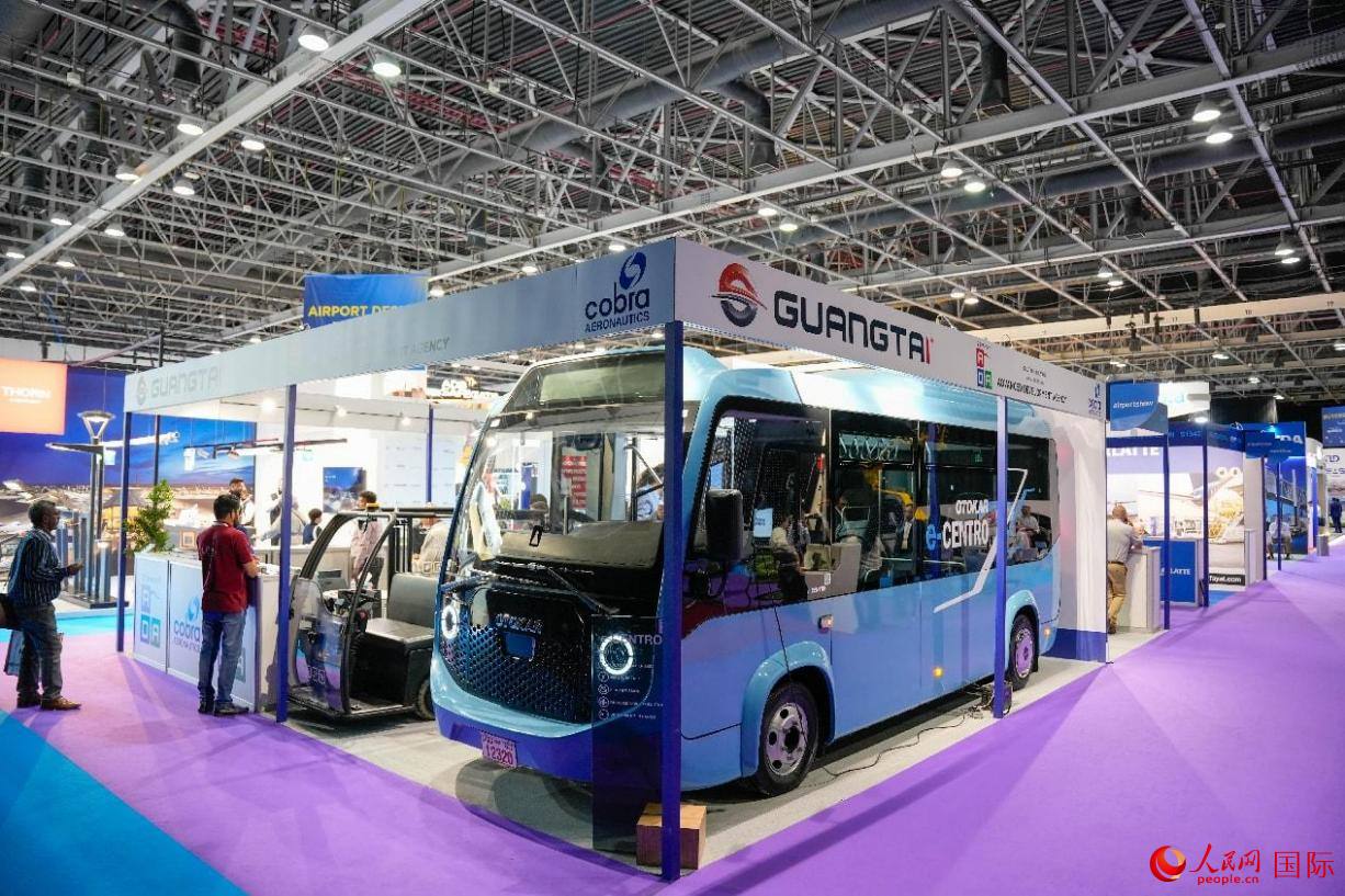 展會(huì)展示的電動(dòng)大巴車。人民網(wǎng)塔里克·易卜拉欣攝
