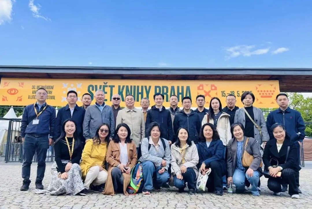 中國出版界代表團合影。圖片均由國圖集團供圖