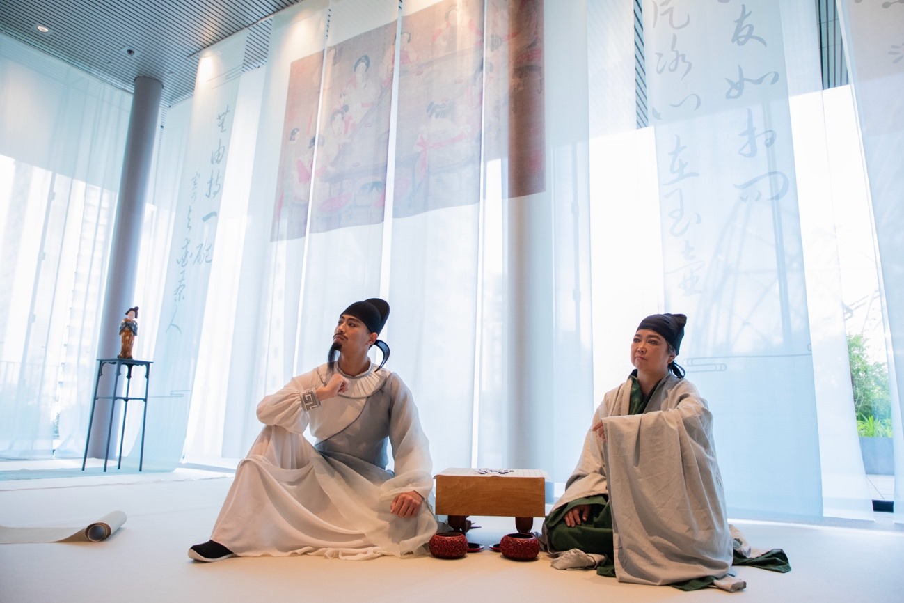 白居易與茶仙盧仝。中國駐大阪旅游辦事處供圖