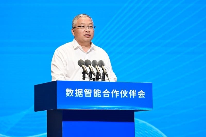 圖為豫資控股集團黨委書記、董事長秦建斌。